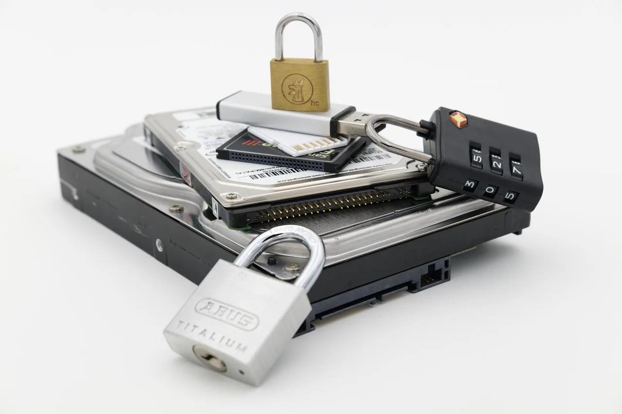 castle, padlock, completed, closed, locked, secured, espionage, data theft, steal, security, data security, data, disk, hard drive, hdd, hard disk drive, sd card, cf card, usb stick, usb, stick, digital, storage medium, data store, storage, hardware, digital data, computer, espionage, espionage, hdd, hdd, hdd, sd card, sd card, usb stick, usb stick, usb stick, usb stick, usb stick, usb, usb, storage medium, storage